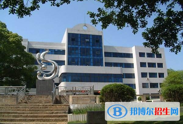 六盤水沒(méi)讀完高中可以讀中專學(xué)校嗎
