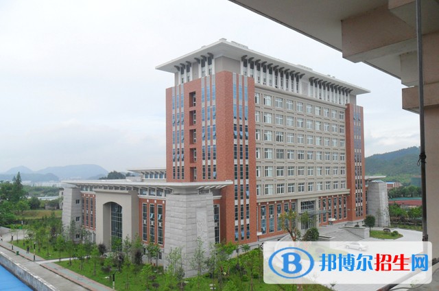 麗水職業(yè)技術(shù)學(xué)院?jiǎn)握泻?jiǎn)章