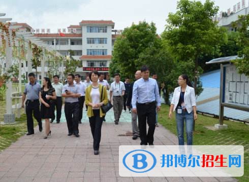 安順讀中專學校好還是高中好