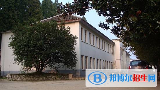 安順高中畢業(yè)上中專學校好嗎