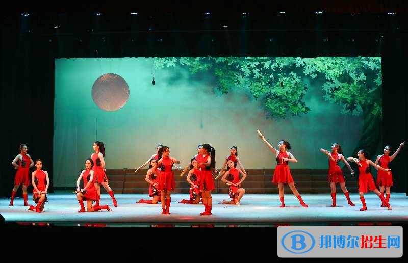 臨汾文化藝術(shù)學(xué)校2019年報名條件、招生對象