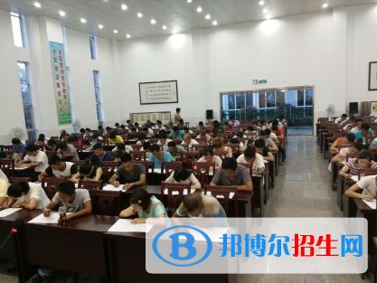 內江現沒有畢業(yè)證可以讀中專學校嗎