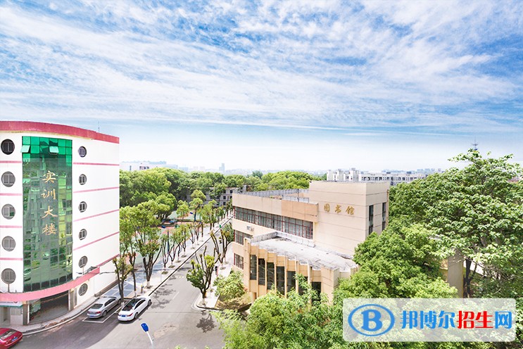 江西青年職業(yè)學(xué)院?jiǎn)握谐煽儾樵儠r(shí)間