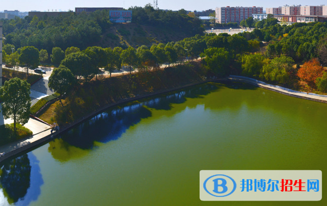 江西旅游商貿(mào)職業(yè)學(xué)院?jiǎn)握袌?bào)名條件