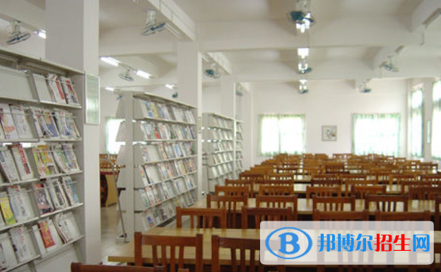 中山南朗李東海理工學(xué)校2019年報(bào)名條件、招生對(duì)象