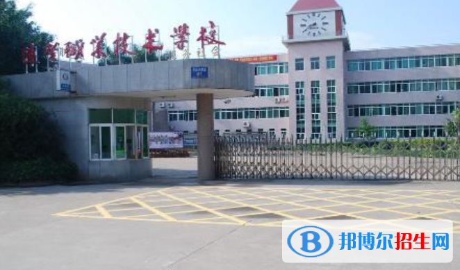佛山順德區(qū)勒流職業(yè)技術(shù)學(xué)校2019年報(bào)名條件、招生對(duì)象