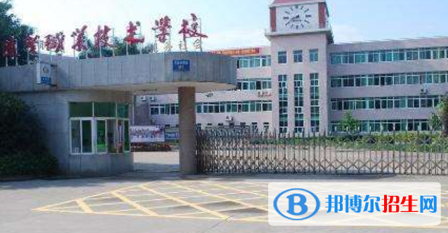 佛山順德區(qū)胡寶星職業(yè)技術學校2019年報名條件、招生對象