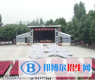 四川人民醫(yī)院護(hù)士學(xué)校五年制大專報名條件