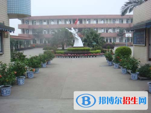 樂(lè)山比較好的中專學(xué)校