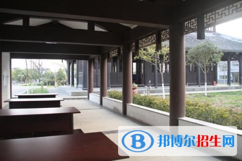 德陽中專學校好嗎