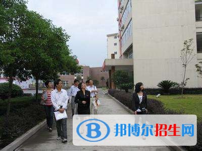 自貢高中畢業(yè)生讀中專(zhuān)學(xué)校