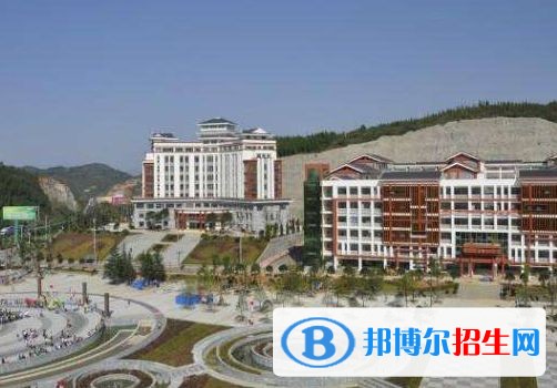 文山高中上什么中專學校好