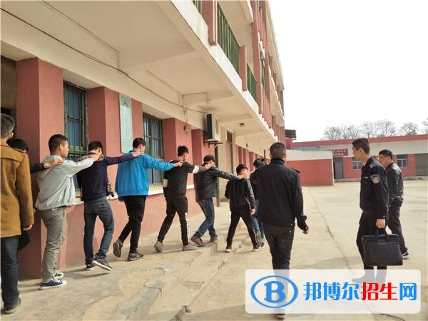 渭南中專(zhuān)學(xué)?？梢钥即髮W(xué)嗎