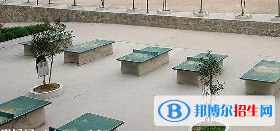 余慶白泥中學2019年學費、收費多少