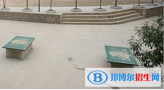 余慶白泥中學(xué)2019年報名條件、招生要求、招生對象