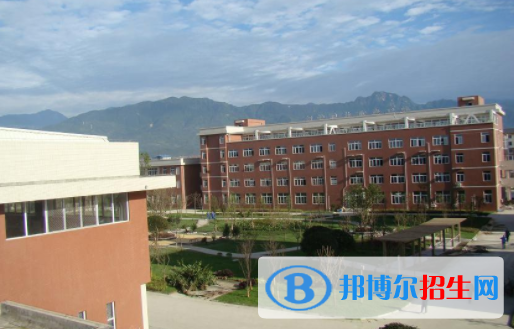 都江堰市技工學校2