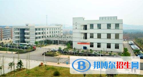 長(zhǎng)沙高中是中專嗎