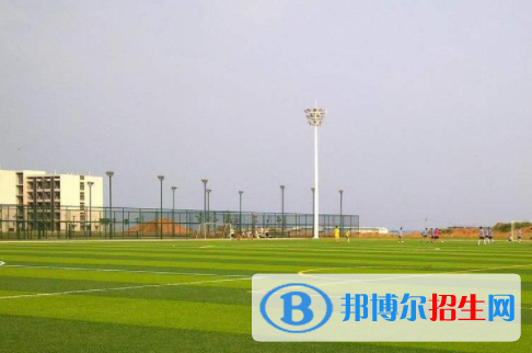 長(zhǎng)沙中專上幾年畢業(yè)