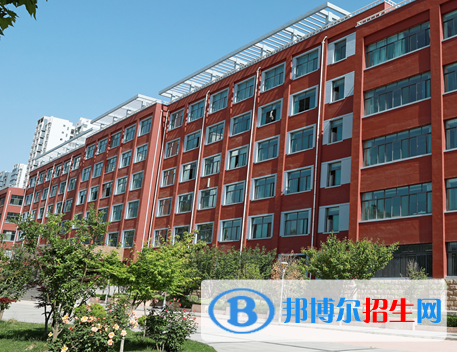 天水市衛(wèi)生學校五年制大專2020年學費、收費多少