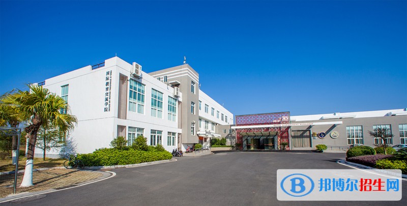 廣西中專鐵路學校怎么考大專