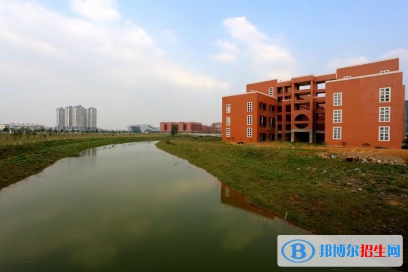 廣西初中生女生讀什么鐵路學校好