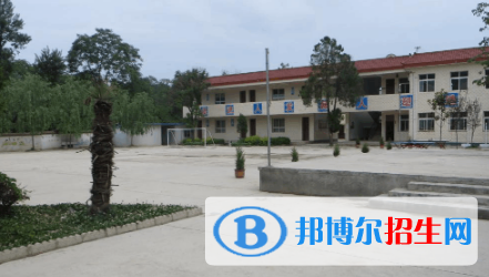 成縣職業(yè)中等專(zhuān)業(yè)學(xué)校2020年招生辦聯(lián)系電話