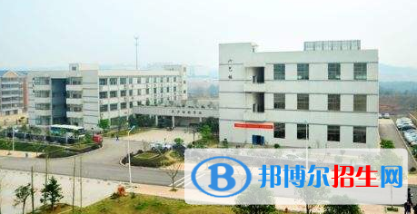 長沙工商職業(yè)中專學(xué)校2022年招生辦聯(lián)系電話