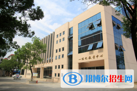 江西現(xiàn)代技師學(xué)院2020年報(bào)名條件、招生要求、招生對(duì)象
