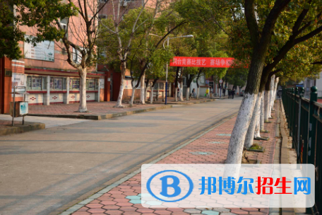 江西現代技師學院2020年招生辦聯系電話