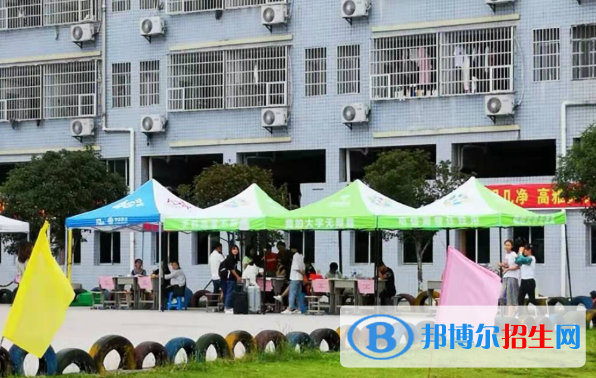 江西宜春工業(yè)技工學(xué)校2020年招生辦聯(lián)系電話