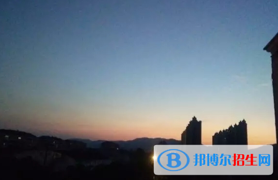 江西新興產(chǎn)業(yè)工程學(xué)校2020年招生辦聯(lián)系電話(huà)