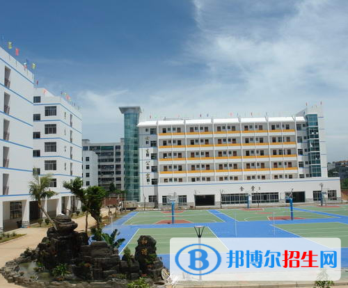 重慶萬州三峽服裝藝術(shù)學(xué)校怎么樣、好不好