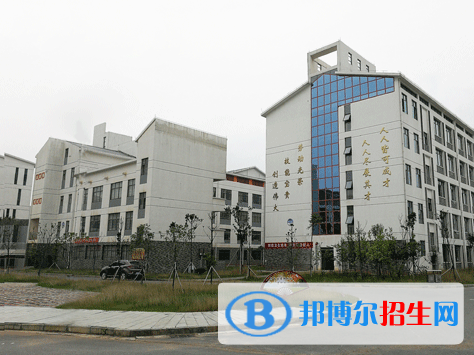 江西井岡山經(jīng)貿(mào)學(xué)校怎么樣、好不好
