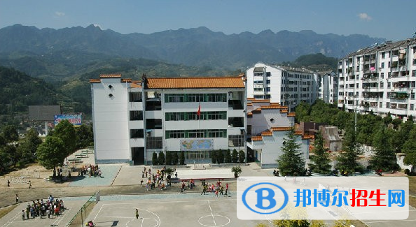 鄂州中等專業(yè)學(xué)校2020年報名條件、招生要求、招生對象