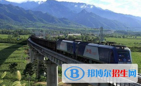 廣西2020年鐵路學(xué)校是大專(zhuān)還是中專(zhuān)
