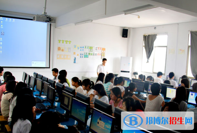 贛州服裝職業(yè)技術學校2020年報名條件、招生要求、招生對象