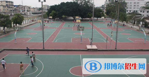 廣西柳州畜牧獸醫(yī)學(xué)校2020年報(bào)名條件、招生要求、招生對(duì)象