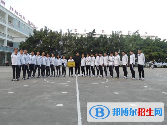 威信縣追也高級(jí)中學(xué)2020年學(xué)費(fèi)、收費(fèi)多少