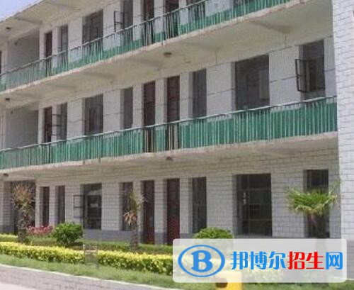 新鄉(xiāng)衛(wèi)生學(xué)校2021年報名條件、招生對象