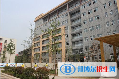 新鄉(xiāng)職業(yè)教育中心2021年報名條件、招生對象