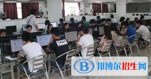 河池交通技工學(xué)校2020年報名條件、招生要求、招生對象 