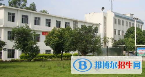 合山職業(yè)技術(shù)學(xué)校2020年報(bào)名條件、招生要求、招生對(duì)象