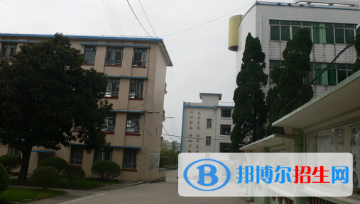桂林興安師范學(xué)校2020年報名條件、招生要求、招生對象 