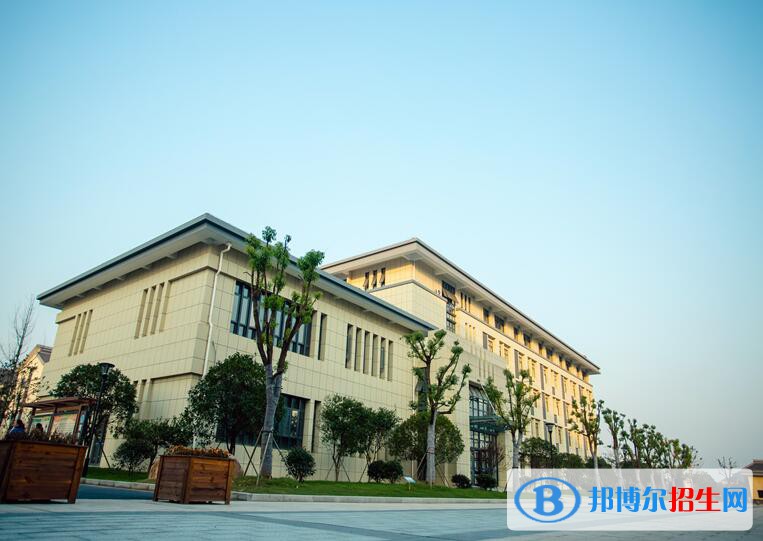 龍游縣職業(yè)技術(shù)學(xué)校2020年報(bào)名條件、招生要求、招生對(duì)象