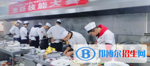 敦煌藝術(shù)旅游中等專業(yè)學(xué)校2020年學(xué)費、收費多少