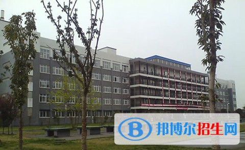 成都2020年初中生能考鐵路學校嗎