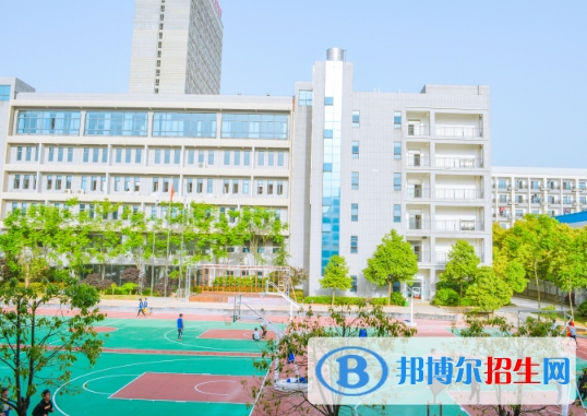 長(zhǎng)沙2020年初中生學(xué)鐵路學(xué)校怎樣