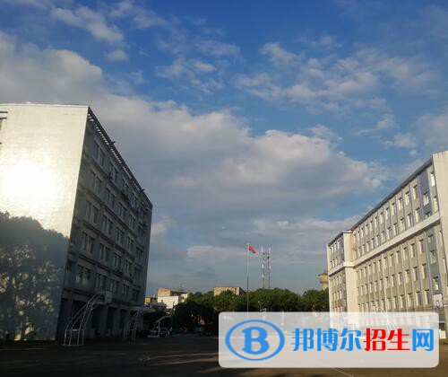 湘潭科技職業(yè)技術(shù)學(xué)校2020年報(bào)名條件、招生要求、招生對(duì)象