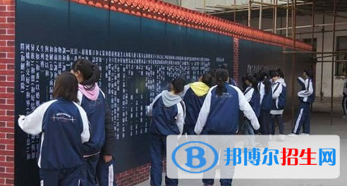 甘肅醫(yī)藥學(xué)校2020年報名條件、招生要求、招生對象
