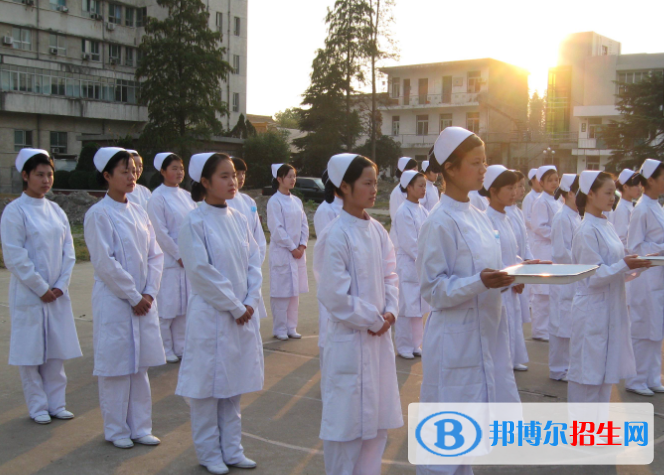 宜昌衛(wèi)生學(xué)校2020年報(bào)名條件、招生要求、招生對(duì)象